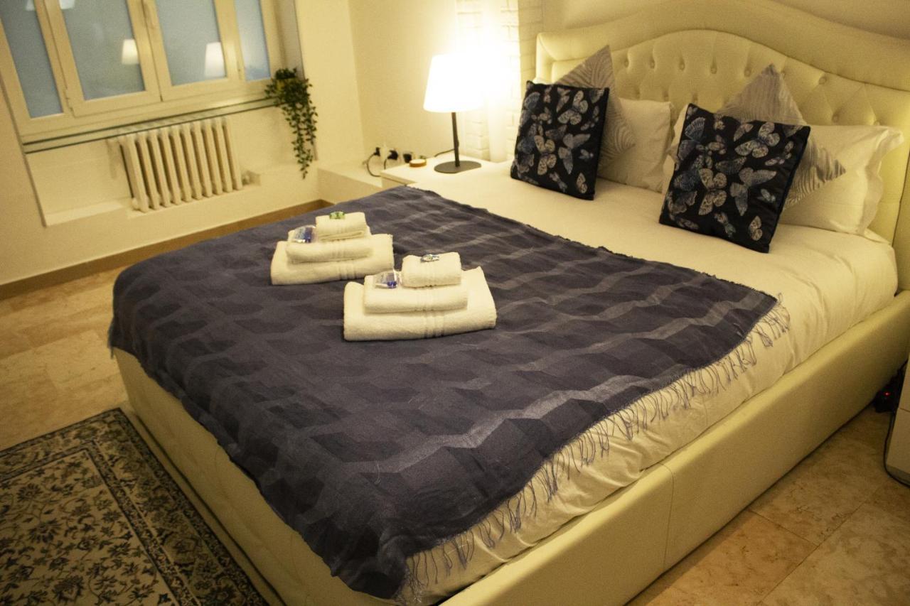 Bed and Breakfast Naviglio81 Milán Exterior foto